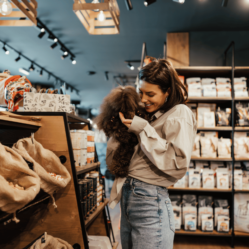 Why Choose Pet Store Food Over Supermarket Brands - J & J Pet Club