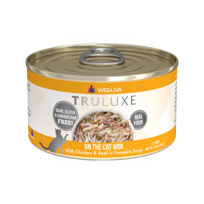 Nourriture pour chats en conserve - Truluxe - Sur le chat du chat - avec du poulet et du bœuf dans la soupe à la citrouille