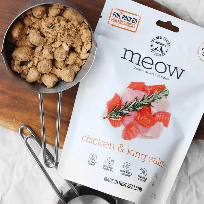 Freeze Dried Cat Food - Chicken & King Salmon Recipe - J & J Pet Club - Meow