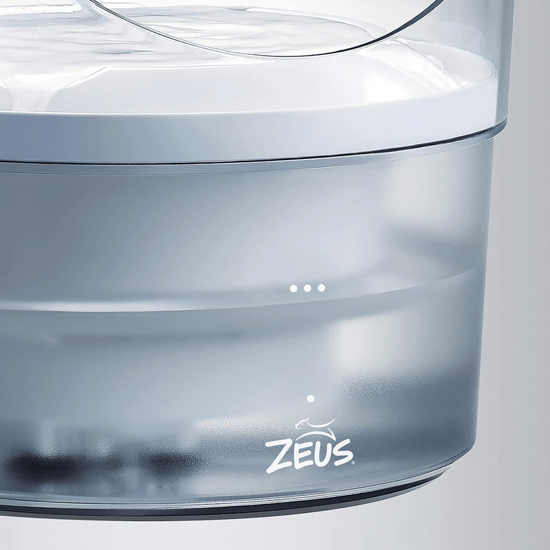 FRESH & CLEAR - Translucent Drinking Fountain with Splash Guard (1.5 L) - J & J Pet Club - Zeus